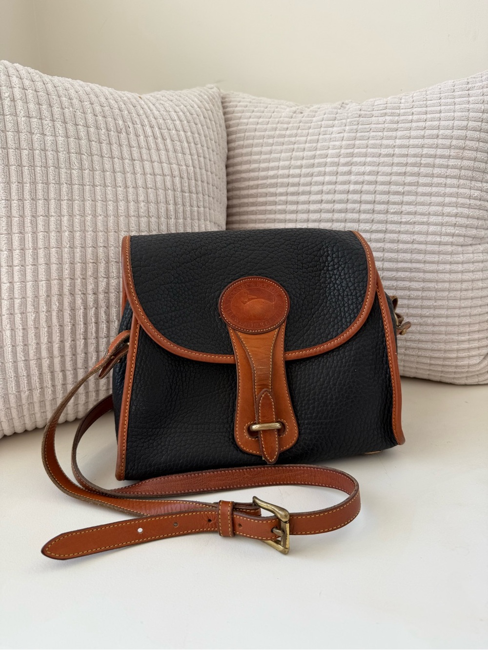 Vintage Dooney & Bourke All Weather Leather Essex Crossbody Bag 1999 Y2K